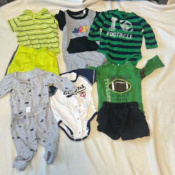Bundle of shirt, short, onsie 27 boys' clothing 6-9 months for infants/baby - Picture 12 of 12